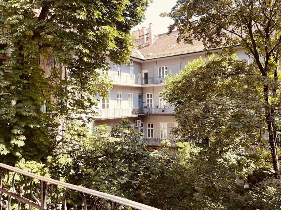 Chestnut Home - A Charming And Warm Feel Place บูดาเปสต์ ภายนอก รูปภาพ